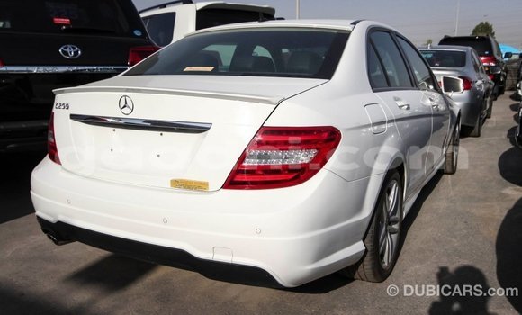 ይግዙ Imported Mercedes-Benz 200 ነጭ መኪና በ Import - Dubai በ ሶማሊያ ይግዙ Imported Mercedes-Benz 200 ነጭ መኪና በ Import - Dubai በ ሶማሊያ