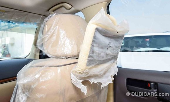 Imported Toyota Land Cruiser White Makiinaa iti Import - Dubai keessatti Somalia keessatti Imported Toyota Land Cruiser White Makiinaa iti Import - Dubai keessatti Somalia keessatti