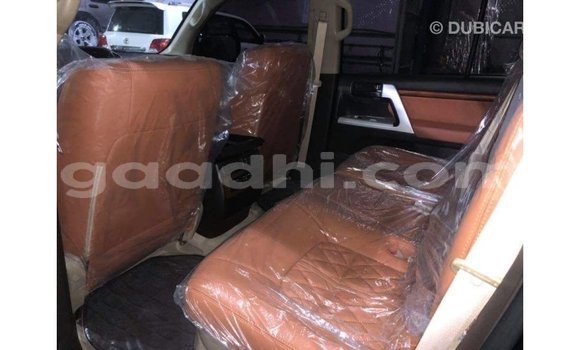 Imported Toyota Land Cruiser Black Makiinaa iti Import - Dubai keessatti Somalia keessatti Imported Toyota Land Cruiser Black Makiinaa iti Import - Dubai keessatti Somalia keessatti