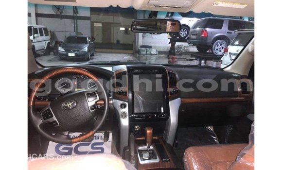 Imported Toyota Land Cruiser Black Makiinaa iti Import - Dubai keessatti Somalia keessatti Imported Toyota Land Cruiser Black Makiinaa iti Import - Dubai keessatti Somalia keessatti