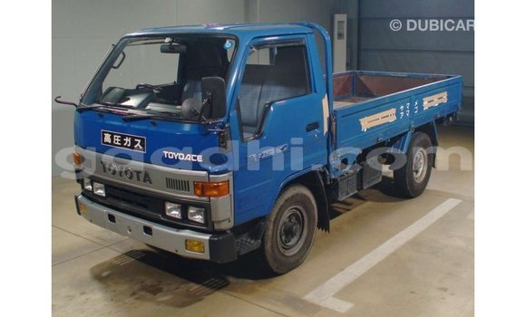 Buy Import Toyota HiAce Blue Truck in Import - Dubai in Somalia Buy Import Toyota HiAce Blue Truck in Import - Dubai in Somalia