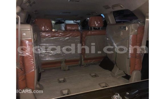 Imported Toyota Land Cruiser Black Makiinaa iti Import - Dubai keessatti Somalia keessatti Imported Toyota Land Cruiser Black Makiinaa iti Import - Dubai keessatti Somalia keessatti