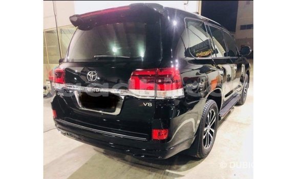 Imported Toyota Land Cruiser Black Makiinaa iti Import - Dubai keessatti Somalia keessatti Imported Toyota Land Cruiser Black Makiinaa iti Import - Dubai keessatti Somalia keessatti