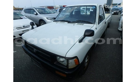 اشتري Imported Toyota Hilux أبيض سيارة في Import - Dubai في الصومال اشتري Imported Toyota Hilux أبيض سيارة في Import - Dubai في الصومال