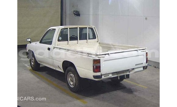 اشتري Imported Toyota Hilux أبيض سيارة في Import - Dubai في الصومال اشتري Imported Toyota Hilux أبيض سيارة في Import - Dubai في الصومال