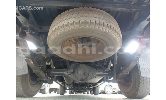 اشتري Imported Toyota Hilux أبيض سيارة في Import - Dubai في الصومال اشتري Imported Toyota Hilux أبيض سيارة في Import - Dubai في الصومال