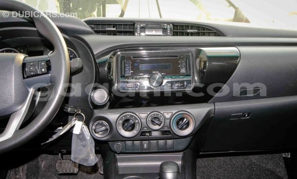 Imported Toyota Hilux Other Makiinaa iti Import - Dubai keessatti Somalia keessatti Imported Toyota Hilux Other Makiinaa iti Import - Dubai keessatti Somalia keessatti