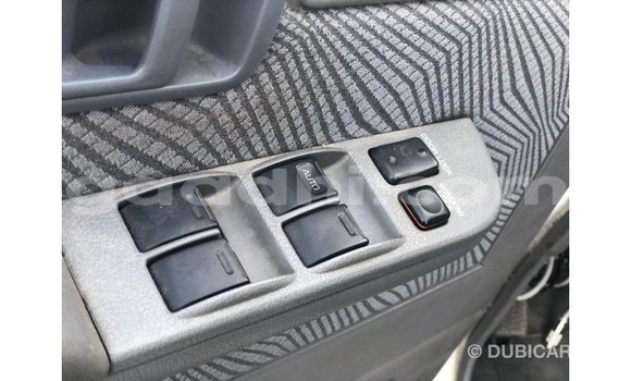 Acheter Import Voiture Toyota Land Cruiser Blanc à Import - Dubai, Somalie Acheter Import Voiture Toyota Land Cruiser Blanc à Import - Dubai, Somalie