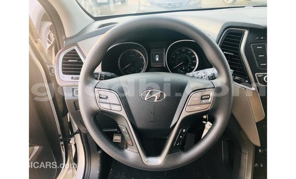 اشتري Imported Hyundai Santa Fe آخر سيارة في Import - Dubai في الصومال اشتري Imported Hyundai Santa Fe آخر سيارة في Import - Dubai في الصومال