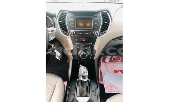 اشتري Imported Hyundai Santa Fe آخر سيارة في Import - Dubai في الصومال اشتري Imported Hyundai Santa Fe آخر سيارة في Import - Dubai في الصومال