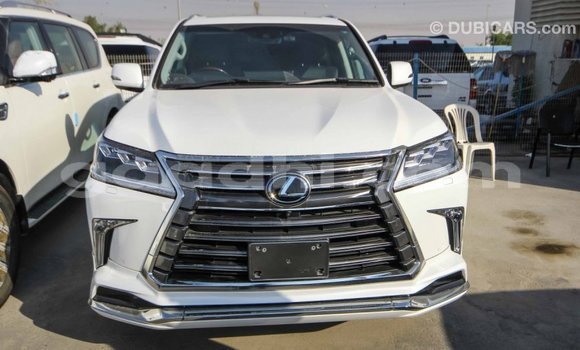 Imported Lexus LX White Makiinaa iti Import - Dubai keessatti Somalia keessatti Imported Lexus LX White Makiinaa iti Import - Dubai keessatti Somalia keessatti