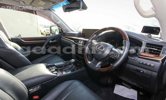 Imported Lexus LX White Makiinaa iti Import - Dubai keessatti Somalia keessatti Imported Lexus LX White Makiinaa iti Import - Dubai keessatti Somalia keessatti