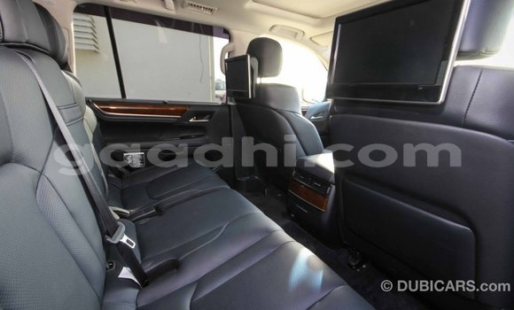 Imported Lexus LX White Makiinaa iti Import - Dubai keessatti Somalia keessatti Imported Lexus LX White Makiinaa iti Import - Dubai keessatti Somalia keessatti