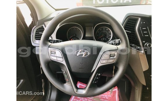 اشتري Imported Hyundai Santa Fe أسود سيارة في Import - Dubai في الصومال اشتري Imported Hyundai Santa Fe أسود سيارة في Import - Dubai في الصومال