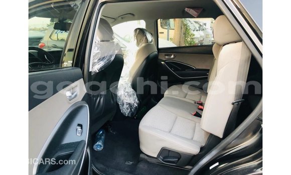 اشتري Imported Hyundai Santa Fe أسود سيارة في Import - Dubai في الصومال اشتري Imported Hyundai Santa Fe أسود سيارة في Import - Dubai في الصومال