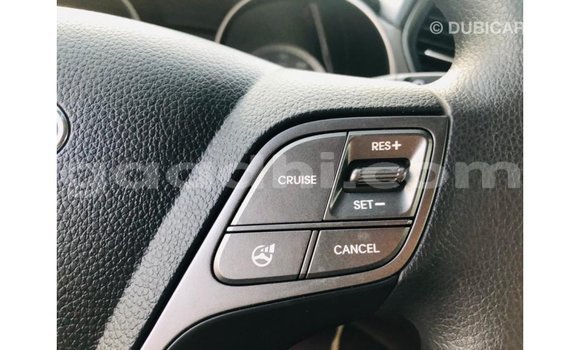 اشتري Imported Hyundai Santa Fe أسود سيارة في Import - Dubai في الصومال اشتري Imported Hyundai Santa Fe أسود سيارة في Import - Dubai في الصومال