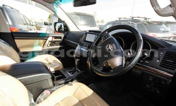 اشتري Imported Toyota Land Cruiser أسود سيارة في Import - Dubai في الصومال اشتري Imported Toyota Land Cruiser أسود سيارة في Import - Dubai في الصومال