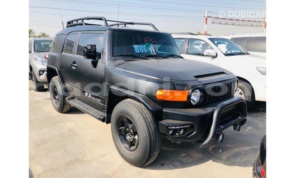 Acheter Import Voiture Toyota FJ Cruiser Noir à Import - Dubai, Somalie Acheter Import Voiture Toyota FJ Cruiser Noir à Import - Dubai, Somalie