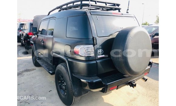 Acheter Import Voiture Toyota FJ Cruiser Noir à Import - Dubai, Somalie Acheter Import Voiture Toyota FJ Cruiser Noir à Import - Dubai, Somalie