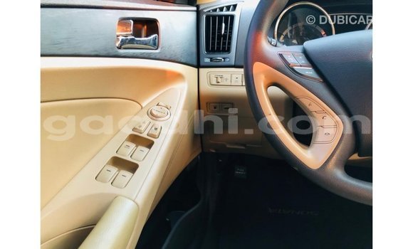 Imported Hyundai Sonata Red Makiinaa iti Import - Dubai keessatti Somalia keessatti Imported Hyundai Sonata Red Makiinaa iti Import - Dubai keessatti Somalia keessatti