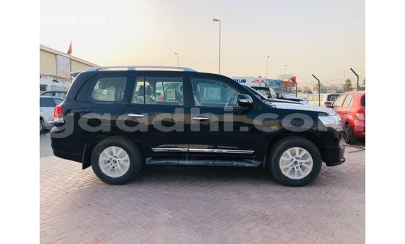 Imported Toyota Land Cruiser Black Makiinaa iti Import - Dubai keessatti Somalia keessatti Imported Toyota Land Cruiser Black Makiinaa iti Import - Dubai keessatti Somalia keessatti