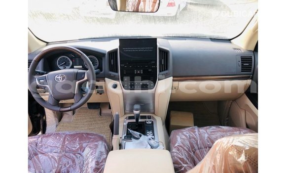 Imported Toyota Land Cruiser Black Makiinaa iti Import - Dubai keessatti Somalia keessatti Imported Toyota Land Cruiser Black Makiinaa iti Import - Dubai keessatti Somalia keessatti