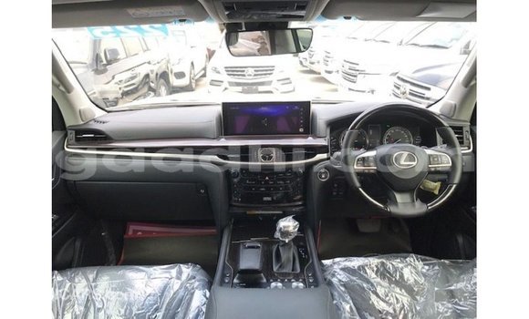 Acheter Import Voiture Lexus LX Blanc à Import - Dubai, Somalie Acheter Import Voiture Lexus LX Blanc à Import - Dubai, Somalie