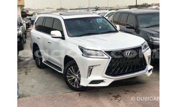 Acheter Import Voiture Lexus LX Blanc à Import - Dubai, Somalie Acheter Import Voiture Lexus LX Blanc à Import - Dubai, Somalie