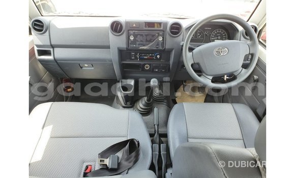 اشتري Imported Toyota Land Cruiser أبيض سيارة في Import - Dubai في الصومال اشتري Imported Toyota Land Cruiser أبيض سيارة في Import - Dubai في الصومال