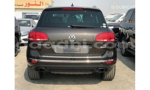 Acheter Import Voiture Volkswagen Touareg Marron à Import - Dubai, Somalie Acheter Import Voiture Volkswagen Touareg Marron à Import - Dubai, Somalie