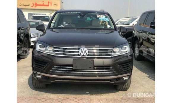 Acheter Import Voiture Volkswagen Touareg Marron à Import - Dubai, Somalie Acheter Import Voiture Volkswagen Touareg Marron à Import - Dubai, Somalie