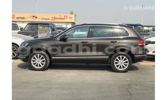 Acheter Import Voiture Volkswagen Touareg Marron à Import - Dubai, Somalie Acheter Import Voiture Volkswagen Touareg Marron à Import - Dubai, Somalie