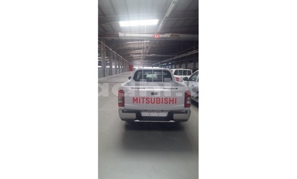 Buy Import Mitsubishi L200 White Car in Import - Dubai in Somalia Buy Import Mitsubishi L200 White Car in Import - Dubai in Somalia