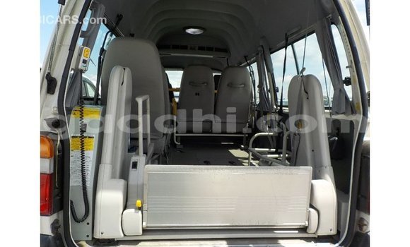 ይግዙ Imported Toyota Hiace ነጭ መኪና በ Import - Dubai በ ሶማሊያ ይግዙ Imported Toyota Hiace ነጭ መኪና በ Import - Dubai በ ሶማሊያ