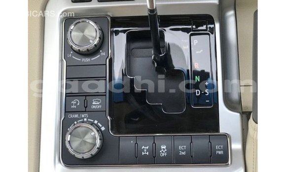 Acheter Import Voiture Toyota Land Cruiser Rouge à Import - Dubai, Somalie Acheter Import Voiture Toyota Land Cruiser Rouge à Import - Dubai, Somalie