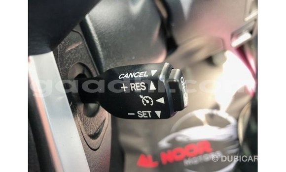 Acheter Import Voiture Toyota Fortuner Blanc à Import - Dubai, Somalie Acheter Import Voiture Toyota Fortuner Blanc à Import - Dubai, Somalie