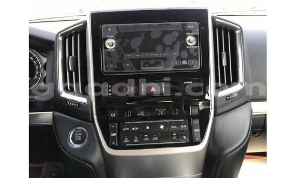 Acheter Import Voiture Toyota Land Cruiser Noir à Import - Dubai, Somalie Acheter Import Voiture Toyota Land Cruiser Noir à Import - Dubai, Somalie