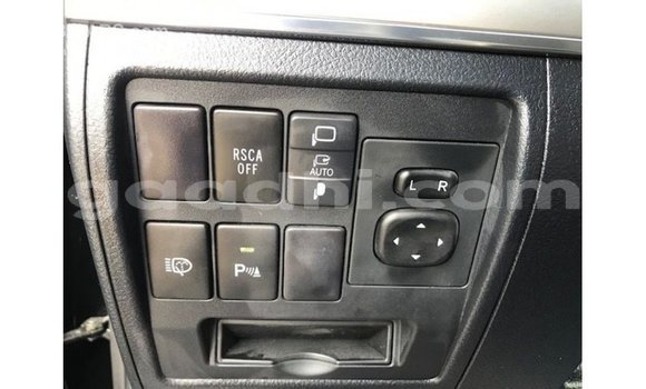 Acheter Import Voiture Toyota Land Cruiser Noir à Import - Dubai, Somalie Acheter Import Voiture Toyota Land Cruiser Noir à Import - Dubai, Somalie