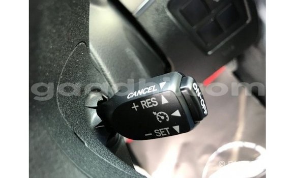 Acheter Import Voiture Toyota Land Cruiser Noir à Import - Dubai, Somalie Acheter Import Voiture Toyota Land Cruiser Noir à Import - Dubai, Somalie