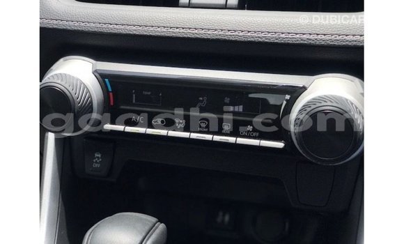 Acheter Import Utilitaire Toyota HiAce Blanc à Import - Dubai, Somalie Acheter Import Utilitaire Toyota HiAce Blanc à Import - Dubai, Somalie