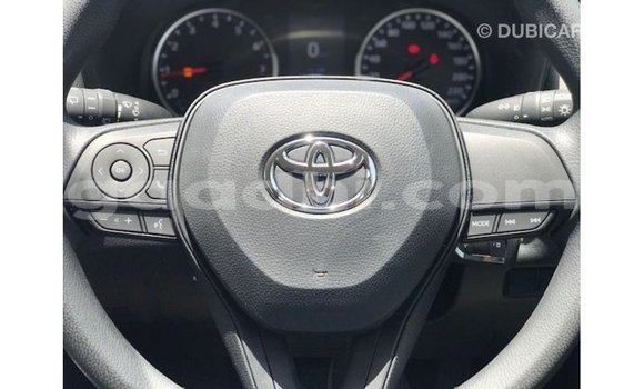 Acheter Import Utilitaire Toyota HiAce Blanc à Import - Dubai, Somalie Acheter Import Utilitaire Toyota HiAce Blanc à Import - Dubai, Somalie