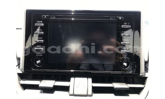 Acheter Import Utilitaire Toyota HiAce Blanc à Import - Dubai, Somalie Acheter Import Utilitaire Toyota HiAce Blanc à Import - Dubai, Somalie