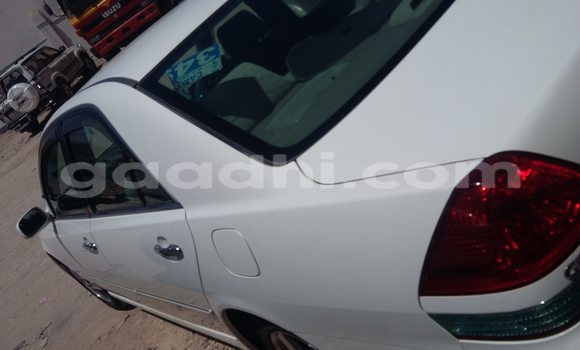 Oofamaa Toyota 4Runner White Makiinaa iti Hargeysa keessatti Somaliland keessatti Oofamaa Toyota 4Runner White Makiinaa iti Hargeysa keessatti Somaliland keessatti