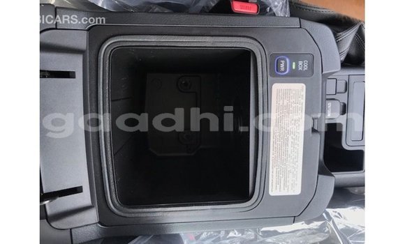 Acheter Import Voiture Toyota Prado Noir à Import - Dubai, Somalie Acheter Import Voiture Toyota Prado Noir à Import - Dubai, Somalie