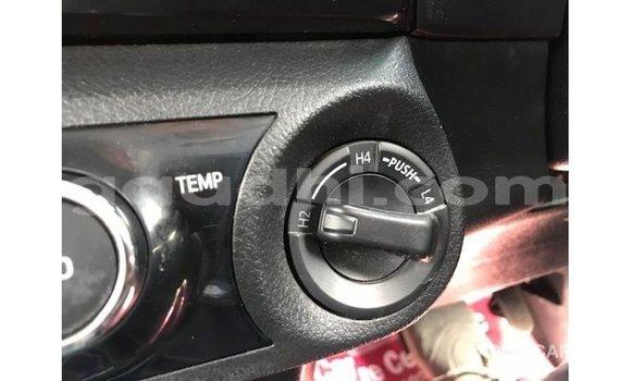 Acheter Import Voiture Toyota Hilux Autre à Import - Dubai, Somalie Acheter Import Voiture Toyota Hilux Autre à Import - Dubai, Somalie