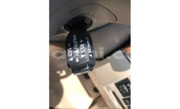 Acheter Import Voiture Toyota Land Cruiser Blanc à Import - Dubai, Somalie Acheter Import Voiture Toyota Land Cruiser Blanc à Import - Dubai, Somalie