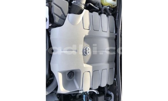 Acheter Import Voiture Toyota Land Cruiser Blanc à Import - Dubai, Somalie Acheter Import Voiture Toyota Land Cruiser Blanc à Import - Dubai, Somalie