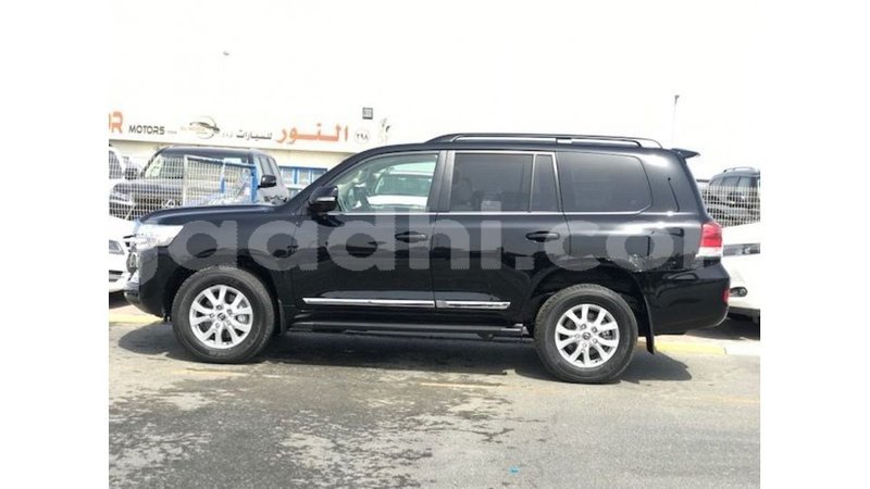 Big with watermark toyota land cruiser somalia import dubai 4997