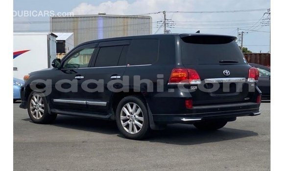ይግዙ Imported Toyota Land Cruiser ጥቁር መኪና በ Import - Dubai በ ሶማሊያ ይግዙ Imported Toyota Land Cruiser ጥቁር መኪና በ Import - Dubai በ ሶማሊያ