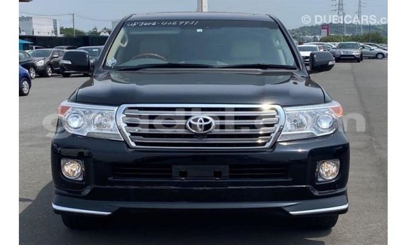 ይግዙ Imported Toyota Land Cruiser ጥቁር መኪና በ Import - Dubai በ ሶማሊያ ይግዙ Imported Toyota Land Cruiser ጥቁር መኪና በ Import - Dubai በ ሶማሊያ